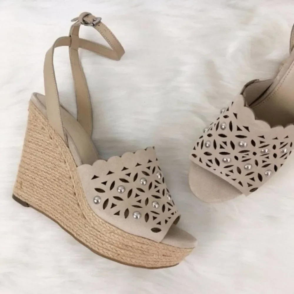 MARC FISHER LTD Hata Cutout Wedge Sandal